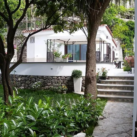 Rafael - A Romantic Gem In Amalfi Coast マイオーリ