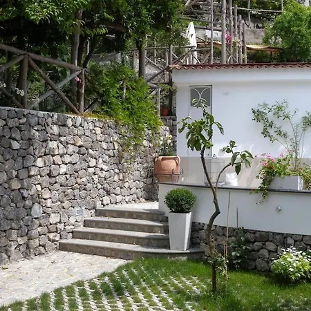 Rafael - A Romantic Gem In Amalfi Coast マイオーリ
